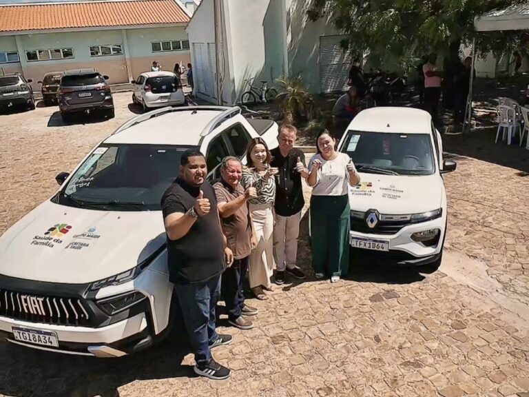 CAMPO MAIOR/PI: SENADOR CIRO NOGUEIRA ENTREGA NOVOS VEÍCULOS PARA FORTALECER SAÚDE DO MUNICÍPIO