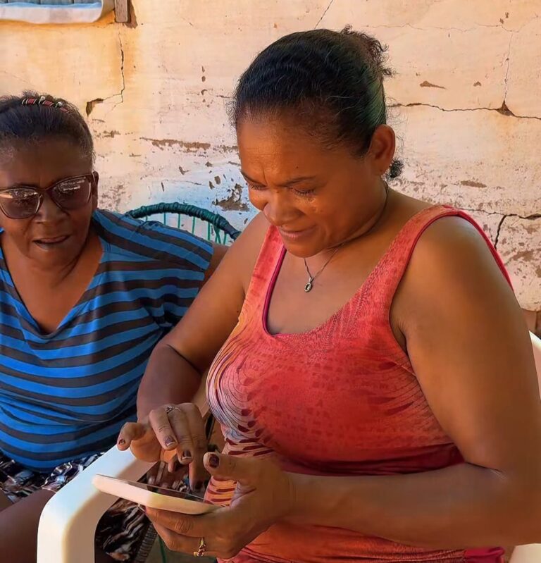 MARCOS PARENTE/PI: MORADORES COMEMORAM CHEGADA DE INTERNET NA ZONA RURAL