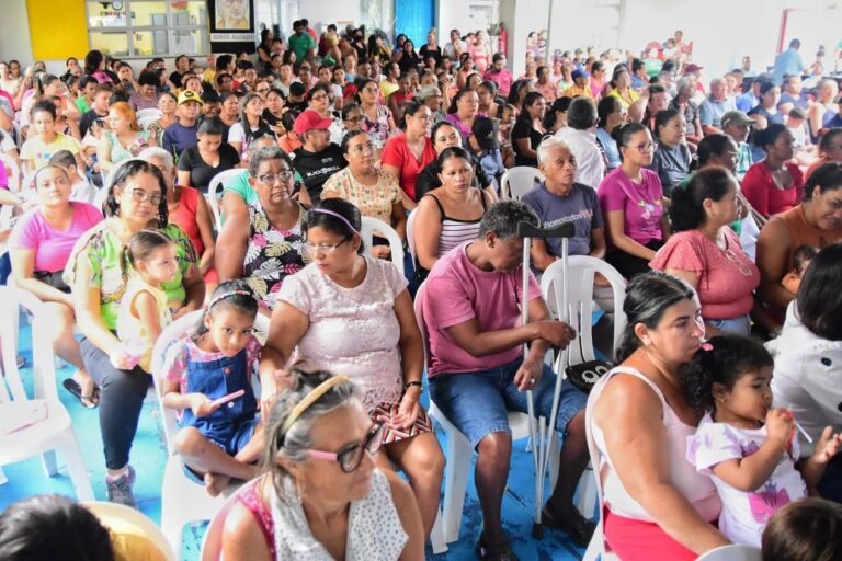 TERESINA/PI: ENTREGUES 63 TÍTULOS DE PROPRIEDADE NO RESIDENCIAL DEUS PROVERÁ