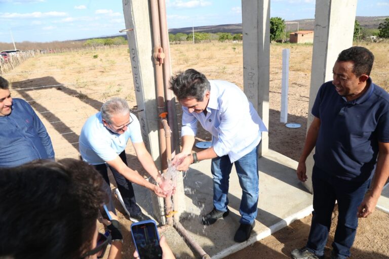VILA NOVA/PI: CIRO NOGUEIRA ENTREGA SISTEMA DE ABASTECIMENTO DE ÁGUA E OUTRAS OBRAS NO MUNICÍPIO