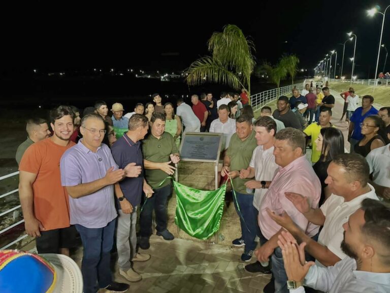 DIRCEU ARCOVERDE/PI: SEVERO EULÁLIO PRESTIGIA INAUGURAÇÃO DA ORLA DURANTE FESTIVIDADES DOS 46 ANOS DO MUNICÍPIO