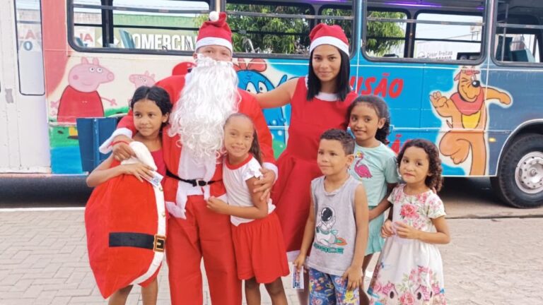 BARRAS/PI: CARRETINHA DA ALEGRIA LEVA DIVERSÃO PARA CRIANÇAS