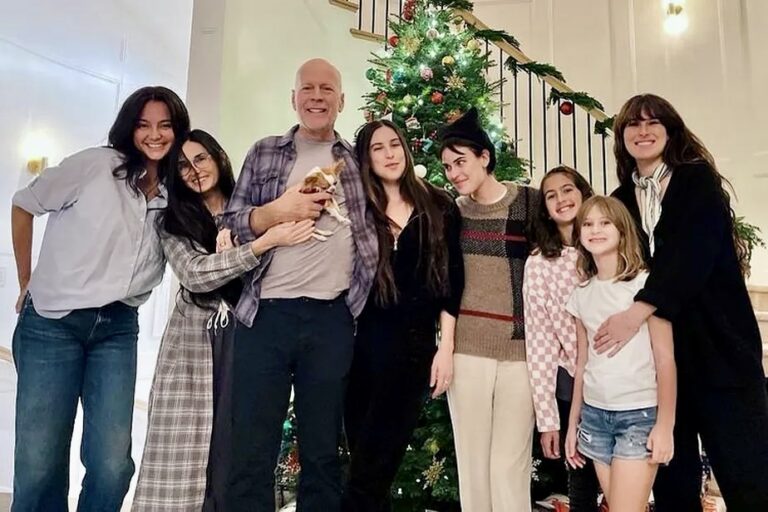 LOS ANGELES/EUA: FAMÍLIA DE BRUCE WILLIS TOMA DECISÃO COMOVENTE DIANTE DO AVANÇO DA DEMÊNCIA