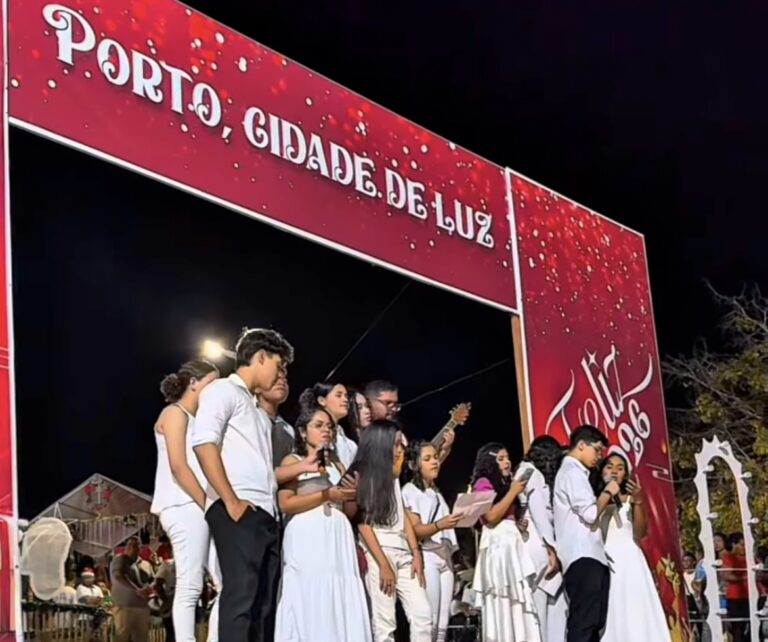 PORTO/PI: MULTIDÃO PARTICIPA DO ÚLTIMO DIA DE FESTEJOS E ACENDIMENTO DE LUZES DE NATAL
