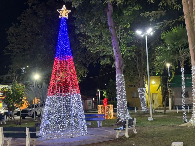 BARRAS/PI: NATAL LUZ EMBELEZA A CIDADE