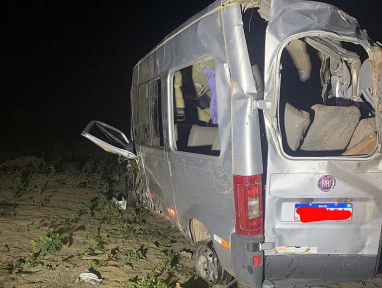 ACIDENTE GRAVE NA PI-141 DEIXA TRÊS MORTOS E VÁRIOS FERIDOS NO SUL DO PIAUÍ