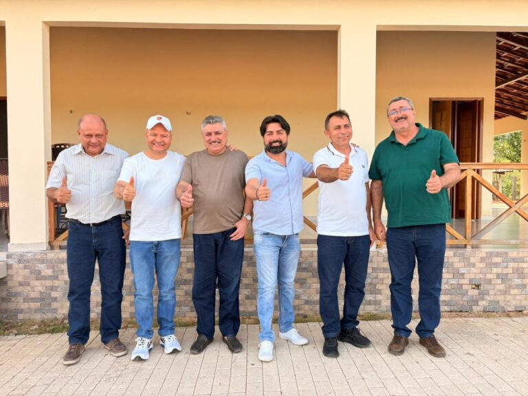 VALDEIR CARVALHO ADERE À BASE DE MAGNO DANTAS E REFORÇA APOIO AO GOVERNO EM SIMÕES