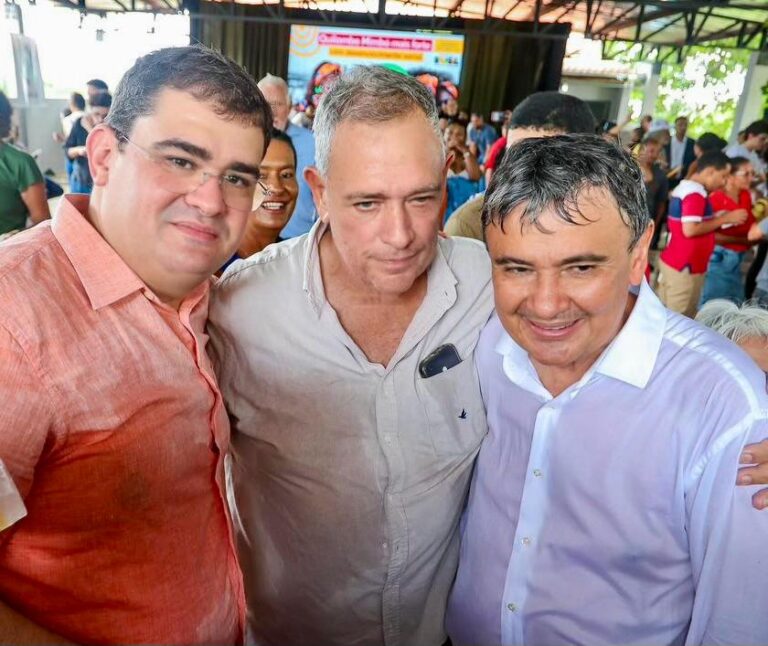 PREFEITOS PARTICIPAM DE VISITA DE MINISTROS AO MIMBÓ E INICIAM ESTRATÉGIA PARA ADQUIRIR RECURSO