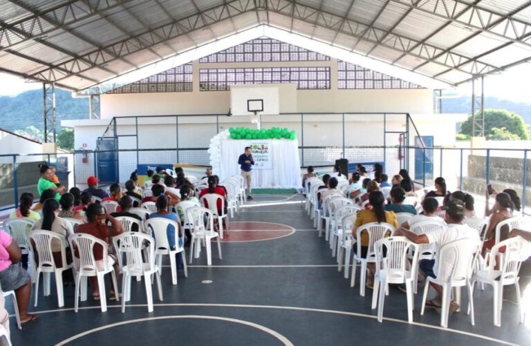 PALESTRA ORIENTA POPULAÇÃO SOBRE BENEFÍCIOS SOCIAIS EM ANTÔNIO ALMEIDA