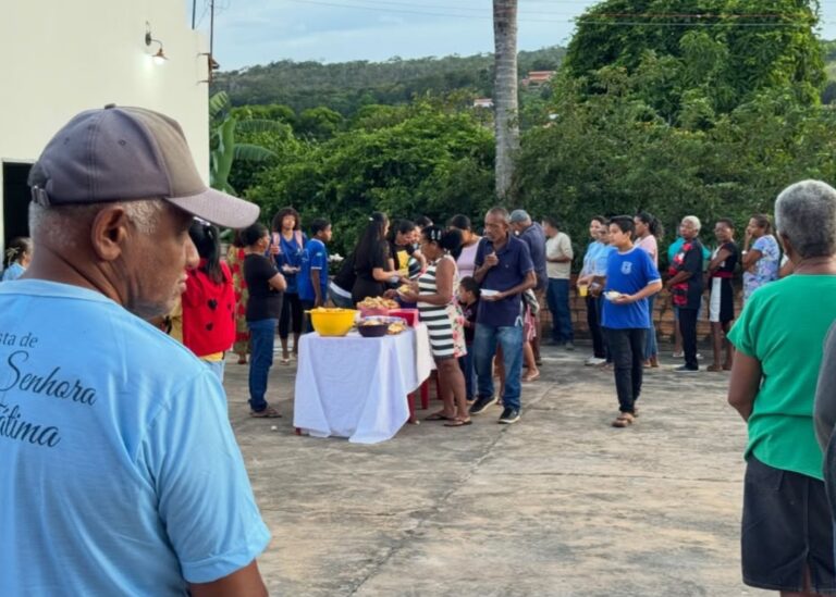 CAFÉ COMUNITÁRIO MARCA ABERTURA DE FESTEJO RELIGIOSO EM ANTÔNIO ALMEIDA