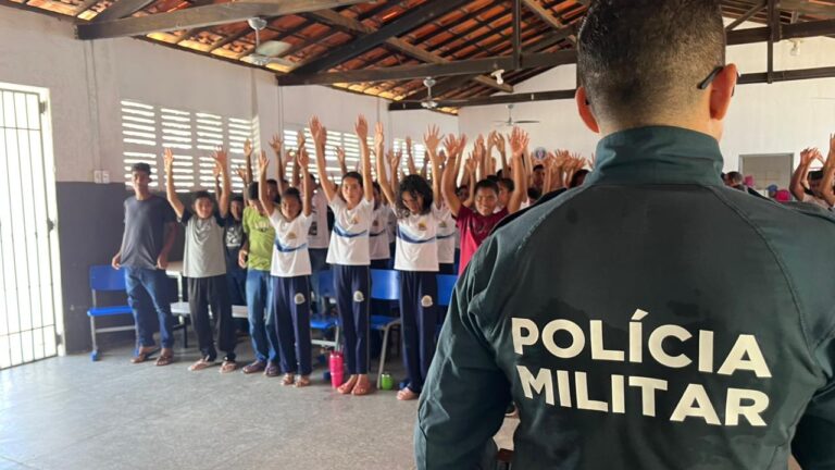 PREFEITURA DE PARNAGUÁ/PI E POLÍCIA MILITAR PROMOVEM PALESTRAS EDUCATIVAS EM ESCOLAS DO MUNICÍPIO