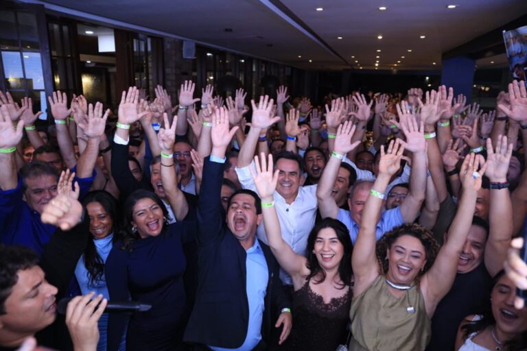 EM CLIMA DE CONFRATERNIZAÇÃO PREFEITOS SE DESPENDEM DE MARCHA EM BRASÍLIA