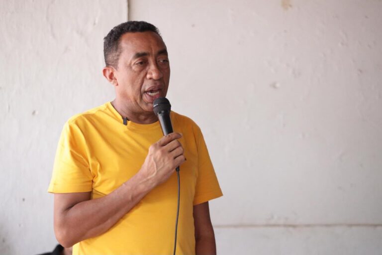 PEDRO LAURENTINO/PI: JOEL RODRIGUES CRITICA RAFAEL FONTENELE POR ORDENS DE SERVIÇO DE ESCOLAS NÃO ENTREGUES E QUESTIONA SITUAÇÃO DA EDUCAÇÃO NO PIAUÍ