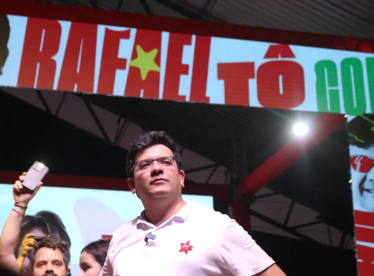 PIAUÍ: JUSTIÇA DÁ 48 HORAS PARA RAFAEL FONTELES RETIRAR PLACAS DE PROPAGANDA