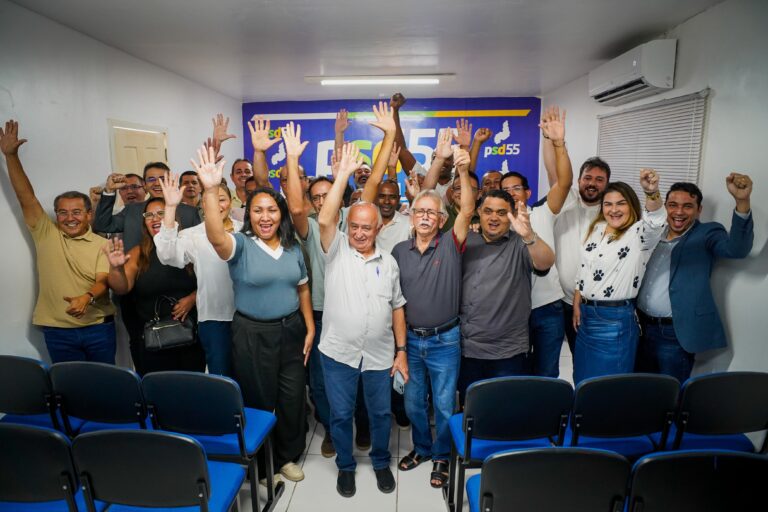 PIAUÍ: JÚLIO CÉSAR AMPLIA BASE POLÍTICA COM ADESÃO DO G-30 EM TERESINA
