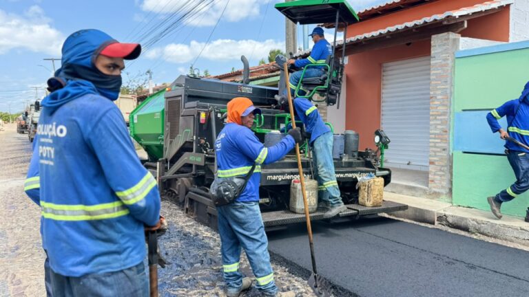 CAJUEIRO DA PRAIA/PI: PREFEITURA ACELERA OBRAS DE ASFALTAMENTO E AMPLIA INFRAESTRUTURA NO MUNICÍPIO