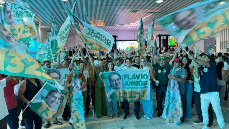 CAJUEIRO DA PRAIA/PI: COM FORTE MOBILIZAÇÃO, FELIPE RIBEIRO PARTICIPA DE LANÇAMENTO DE FLÁVIO JR.