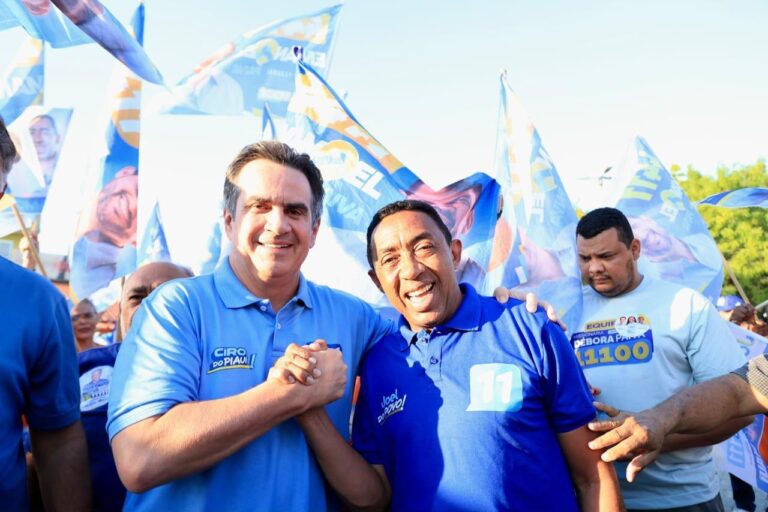 ELEIÇÕES 2026: JOEL E CIRO FAZEM CAMINHADA COM APOIADORES NO MOCAMBINHO