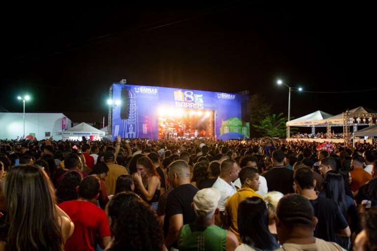 BARRAS/PI: MUNICÍPIO CELEBRA 185 ANOS COM FESTA NA AVENIDA BEIRA RIO