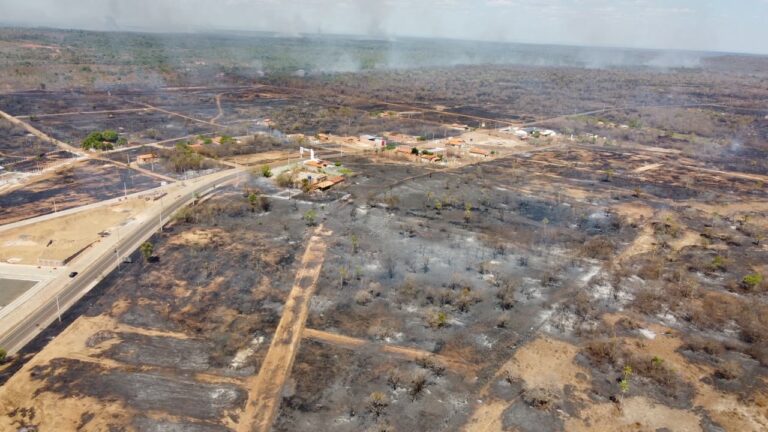 SÃO JOSÉ DO DIVINO/PI: INCÊNDIO DE GRANDES PROPORÇÕES ASSUSTA MORADORES E MOBILIZA EQUIPES DE EMERGÊNCIA