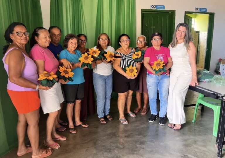 PIMENTEIRAS/PI: PREFEITURA PROMOVE OFICINA DE ARTESANATO PARA MULHERES DA MELHOR IDADE