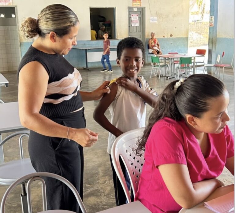 MARCOS PARENTE/PI: PREFEITURA LEVA VACINAÇÃO ÀS ESCOLAS E REFORÇA PROTEÇÃO À SAÚDE DOS ESTUDANTES