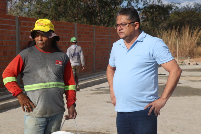 FORA DA PAUTA: DE MÉDICO A PREFEITO, DR. GEDISON SEGUE OS PASSOS DA MÃE E LEVA NOVAS OBRAS A MARCOS PARENTE