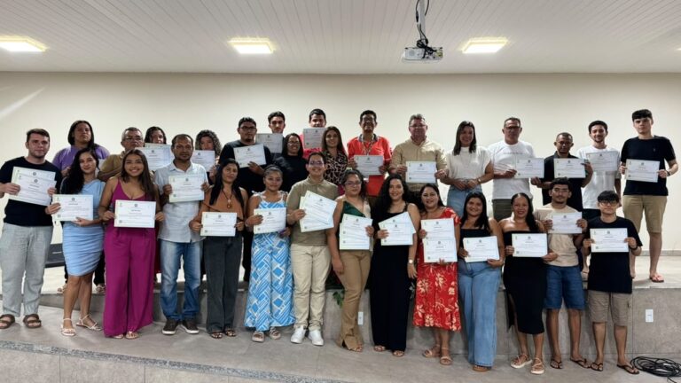 CAJUEIRO DA PRAIA/PI: PROJETO ROTAS DO NORTE CERTIFICA ALUNOS E FORTALECE O TURISMO LOCAL