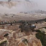 CHEIA HISTÓRICA DO RIO IGUAÇU PROVOCA FECHAMENTO DE ACESSOS ÀS CATARATAS NO BRASIL E NA ARGENTINA